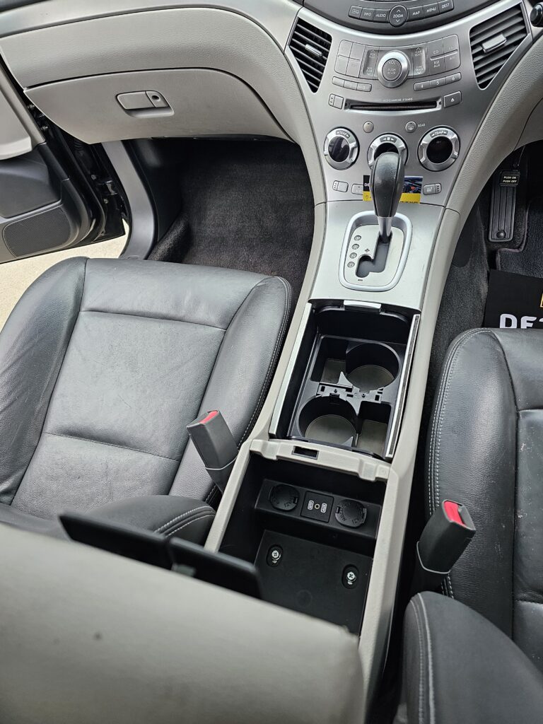 INTERIOR DETAILED